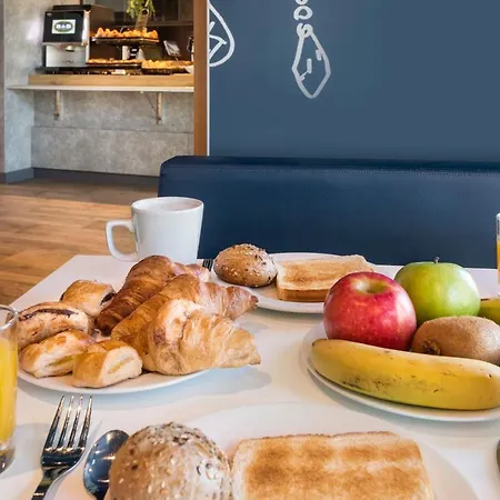 Hotel Plaza Mozart 4*