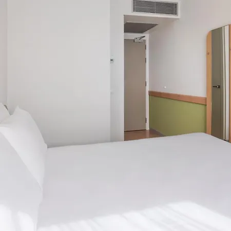 Plaza Mozart Hotel Saragozza