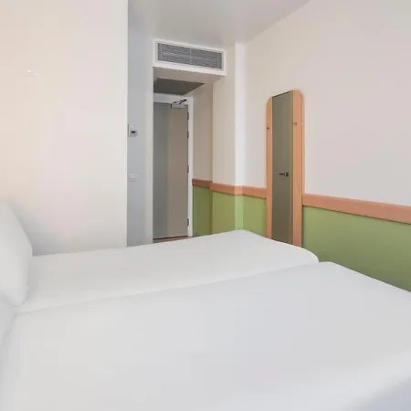 Hotel Plaza Mozart Saragozza