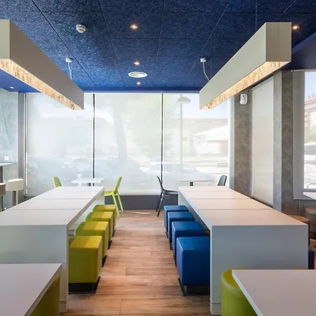 Hotell Plaza Mozart Zaragoza