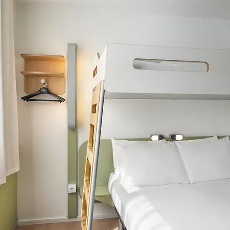 Plaza Mozart Hotel 4*