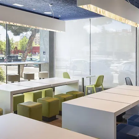 Hotel Plaza Mozart 4*