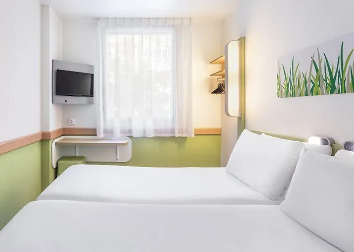 Plaza Mozart Hotell 4*